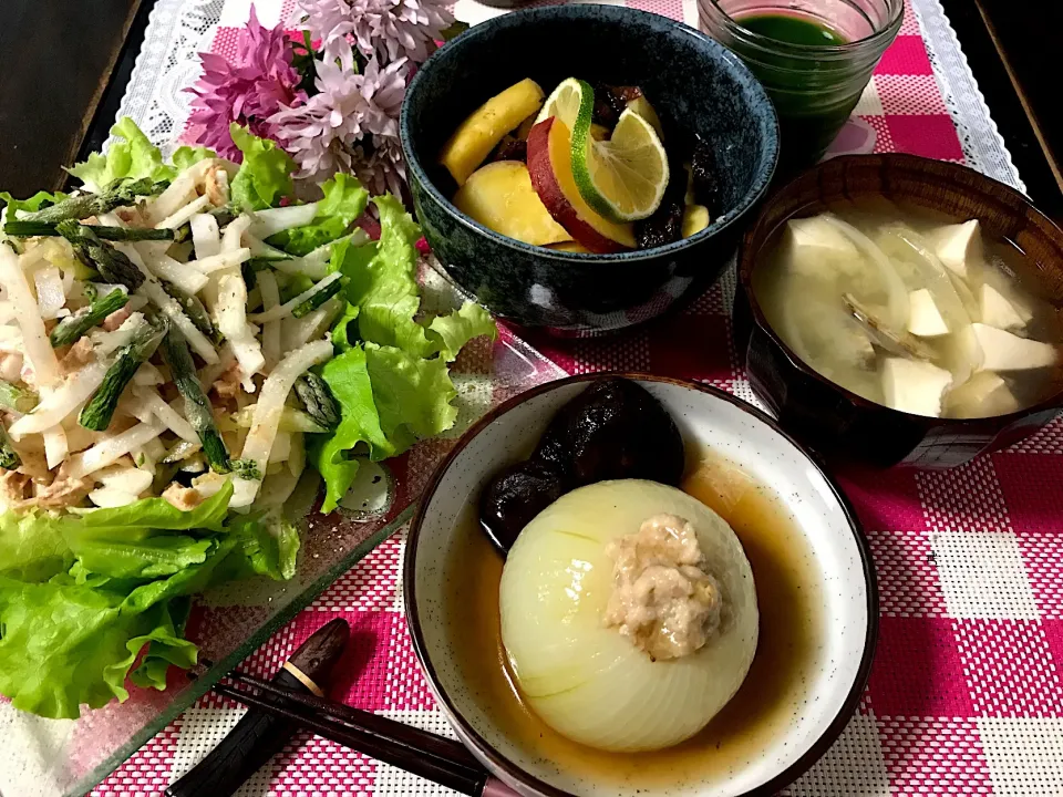 昨日の晩御飯は旦那のリクエストの玉ねぎ丸ごと煮込み|noeさん