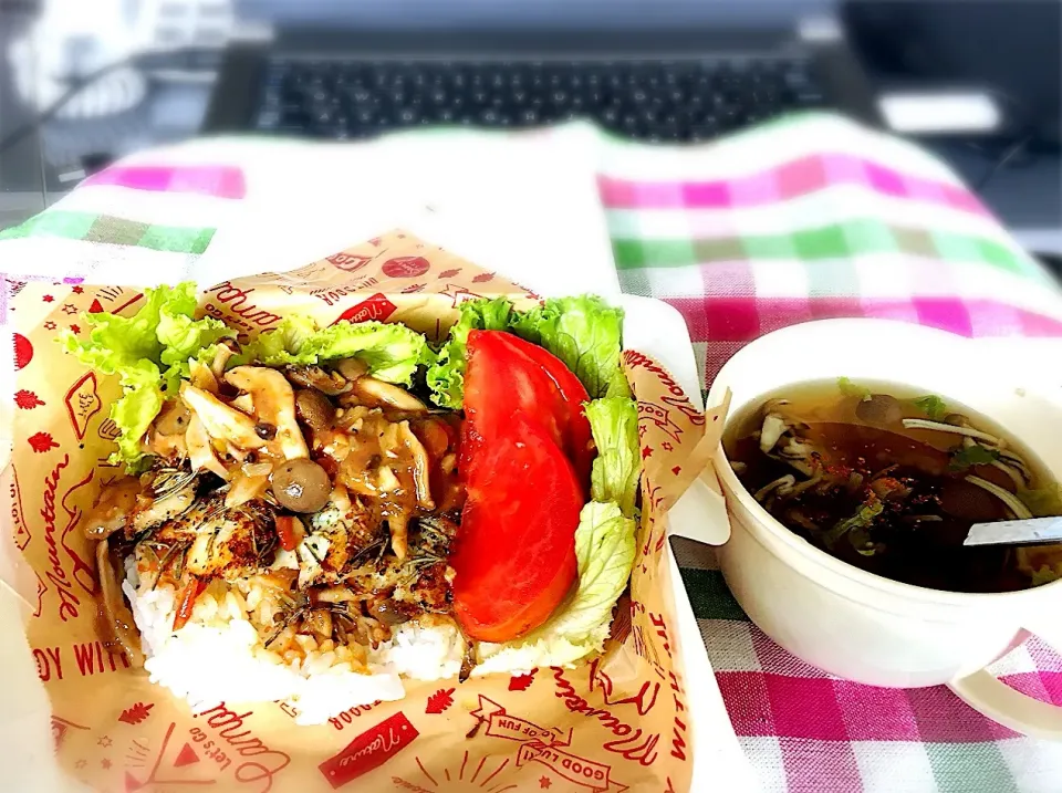 Snapdishの料理写真:今日のランチボックス : 鱈のポアレ🐟きのこソース🍄、きのこのスープ🍄|巧亭さん