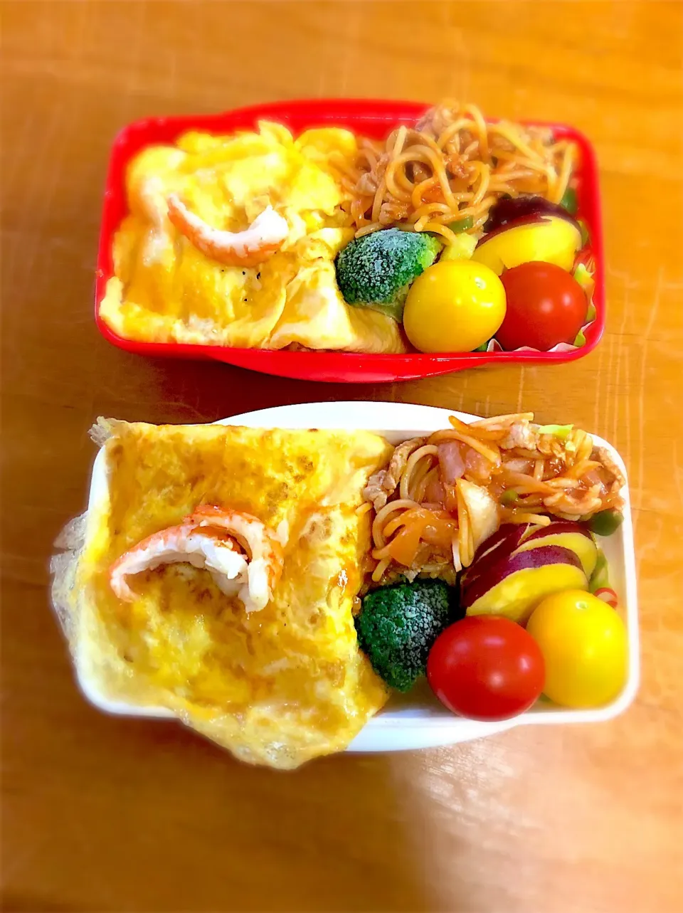 Snapdishの料理写真:エビピラフ#オムライス風チキンライス #ナポリタン弁当#女子高生弁当 #二人分|Eriko  Naraさん