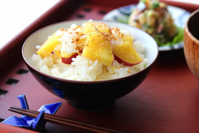 液体塩こうじでもっちり☆さつまいもご飯|ハナマルキさん