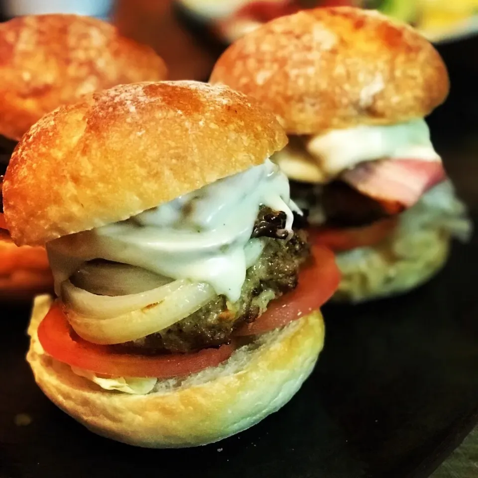 Snapdishの料理写真:#homemadeburgers #chefemanuel  Homemade deliciousness burgers cooked with Spice Bacon Onions cheese fresh tomato lettuce. Time for a nap now|Emanuel Hayashiさん