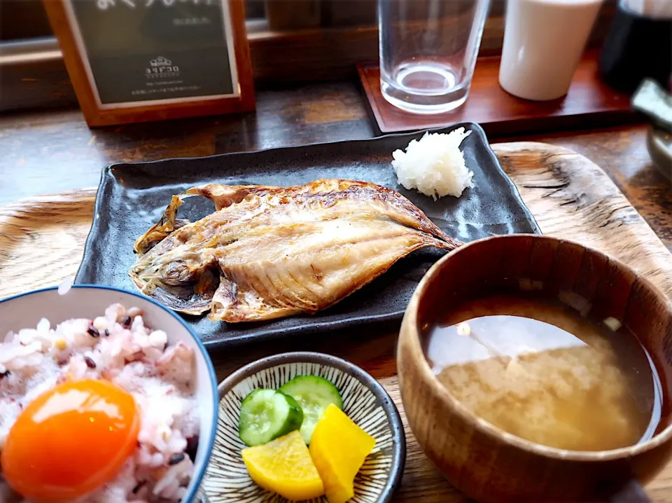 あじの干物朝定食|うみんちゅさん