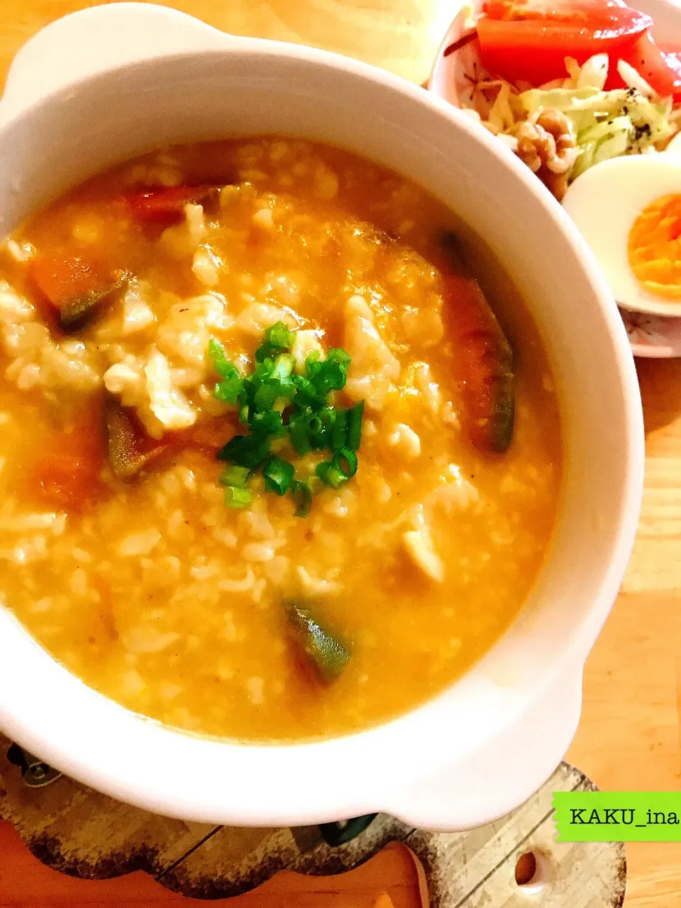 😋胃に優しい朝食☘️
&かぼちゃ🎃の水団スープ（小麦粉の団子を実にした汁物）
&湯で🥚玉子
&サラダ🥗
&くるみ✨|カクの中華流🌱さん