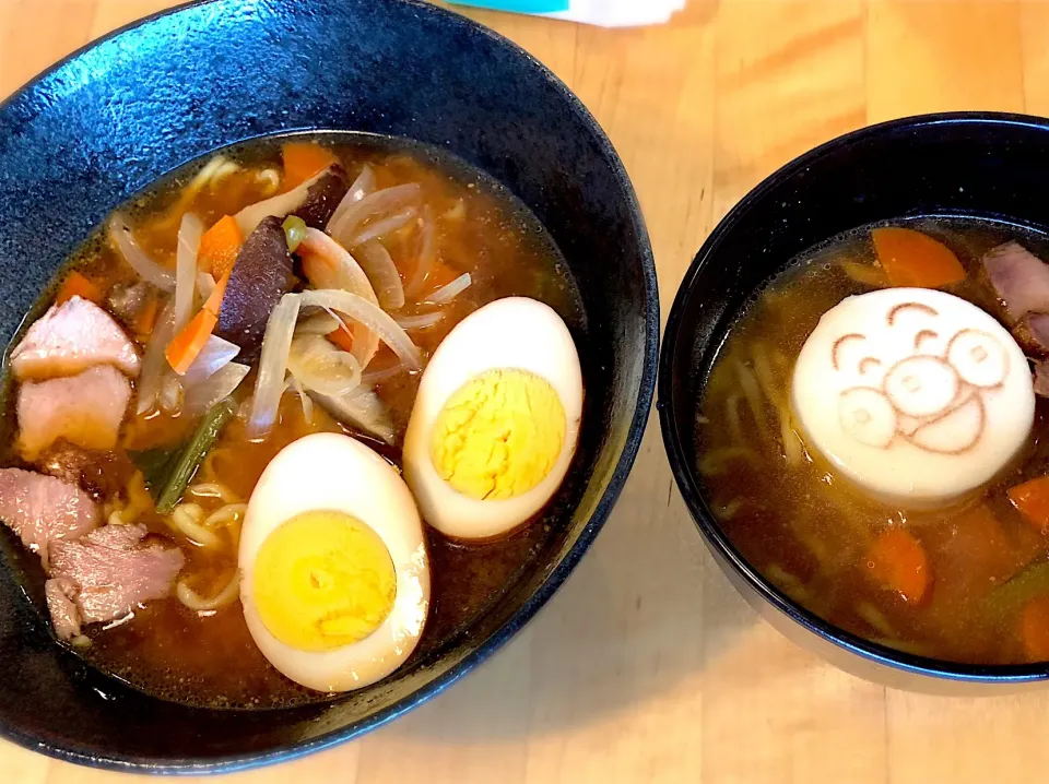 Snapdishの料理写真:コーラ煮の自家製チャーシューと煮卵の喜多方ラーメン（＋子供ラーメン）#ラーメン#コーラ煮 #喜多方ラーメン #自家製チャーシュー|☆あいあい☆さん