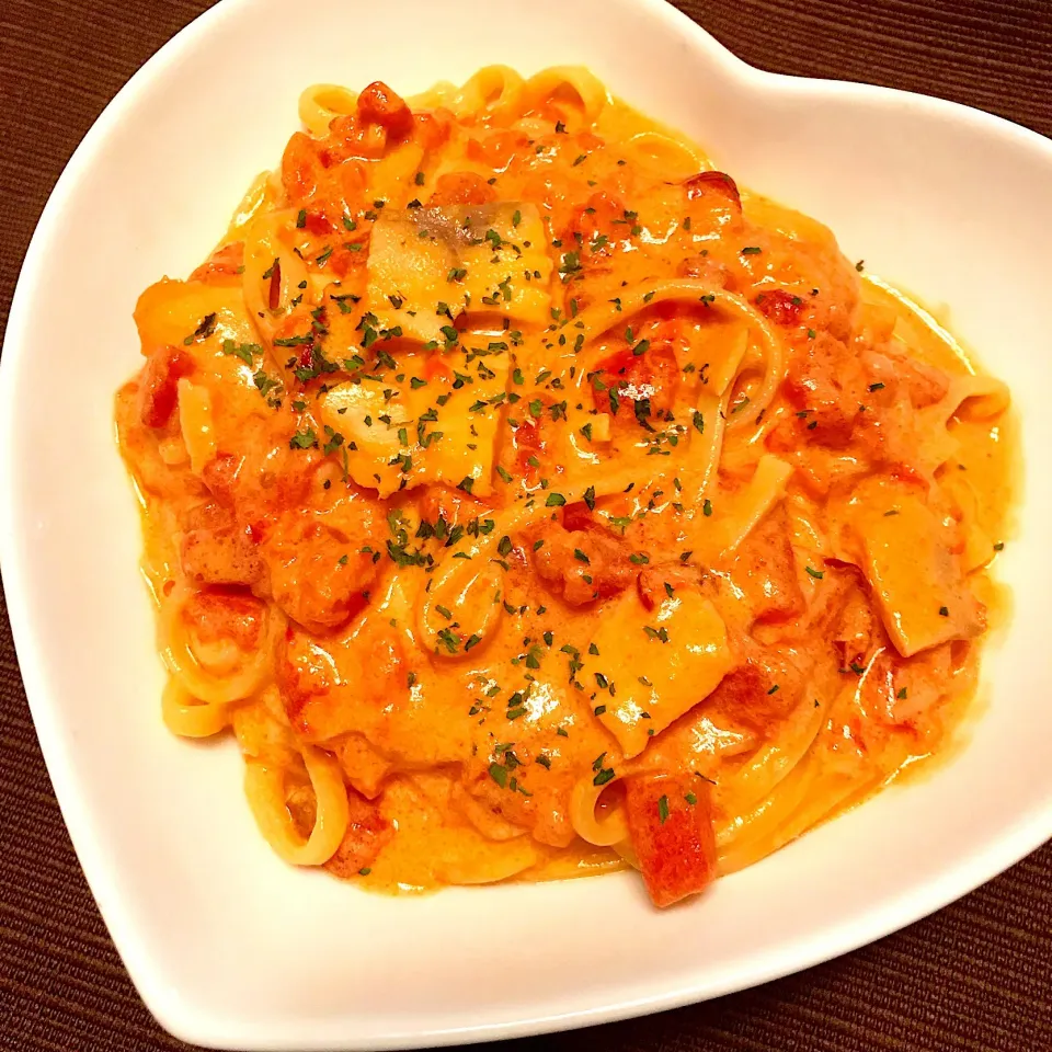 スモークサーモンのトマトクリームパスタ♡|まゆかさん