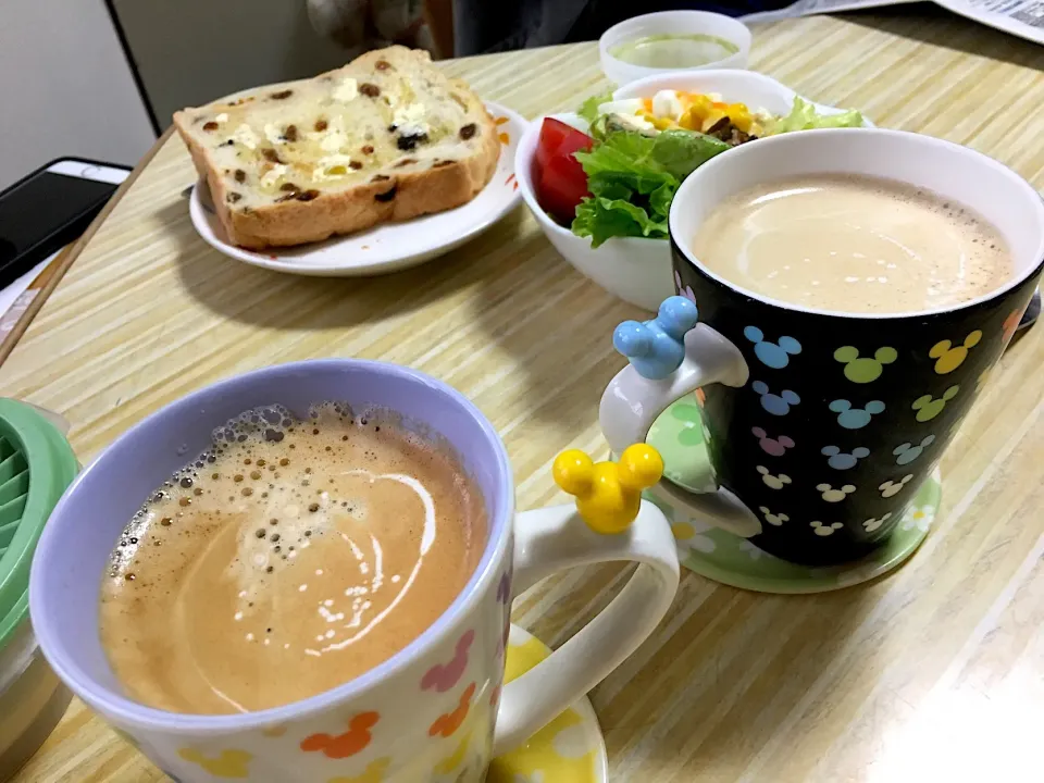 朝ごはん☕️🥗|くっきいさん