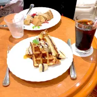 Snapdishの料理写真:バナナ🍌ワッフル💕💕|Mami Otsukaさん