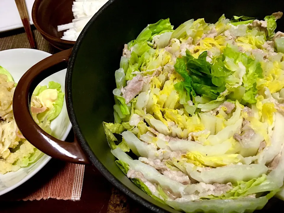 バラ肉と白菜のミルフィーユ
今季初です^_^
ゆっくり蒸し煮にしたので、白菜の水分だけでしっとりウマウマでした。
#ミルフィーユ鍋|Naoko Miyataさん