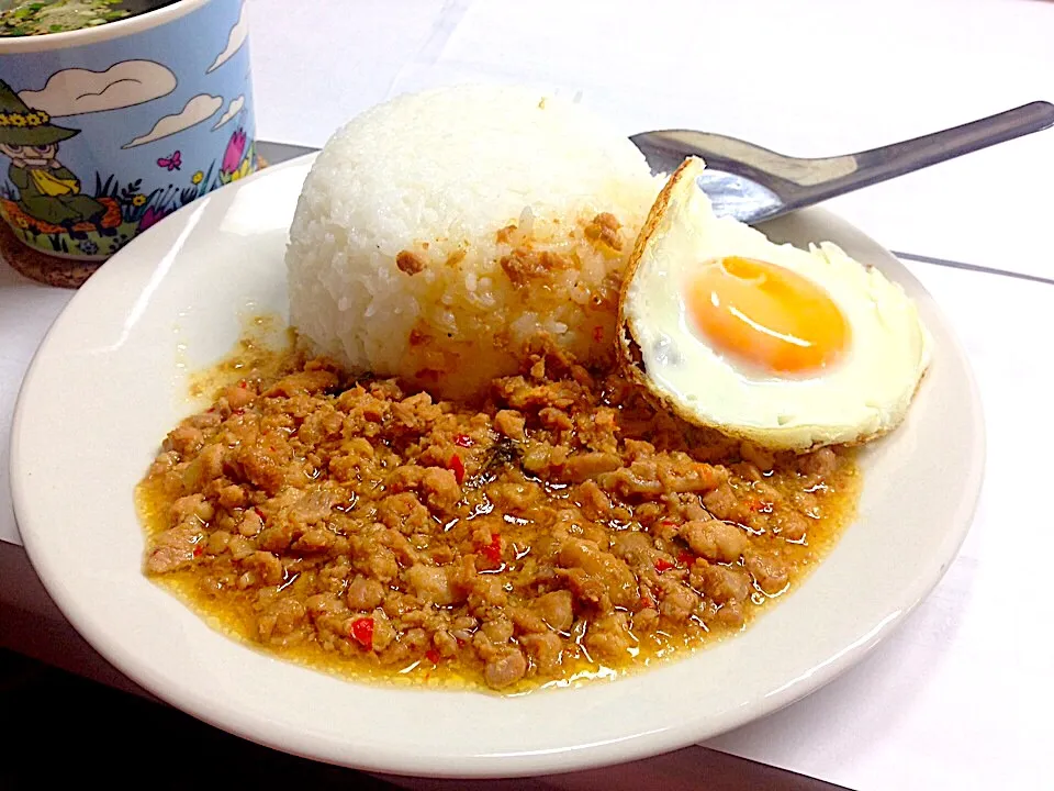 ไก่กับเนื้อหมูดอง 簡単スパイシーな、車屋の自炊昼ご飯！|あんちゃんさん