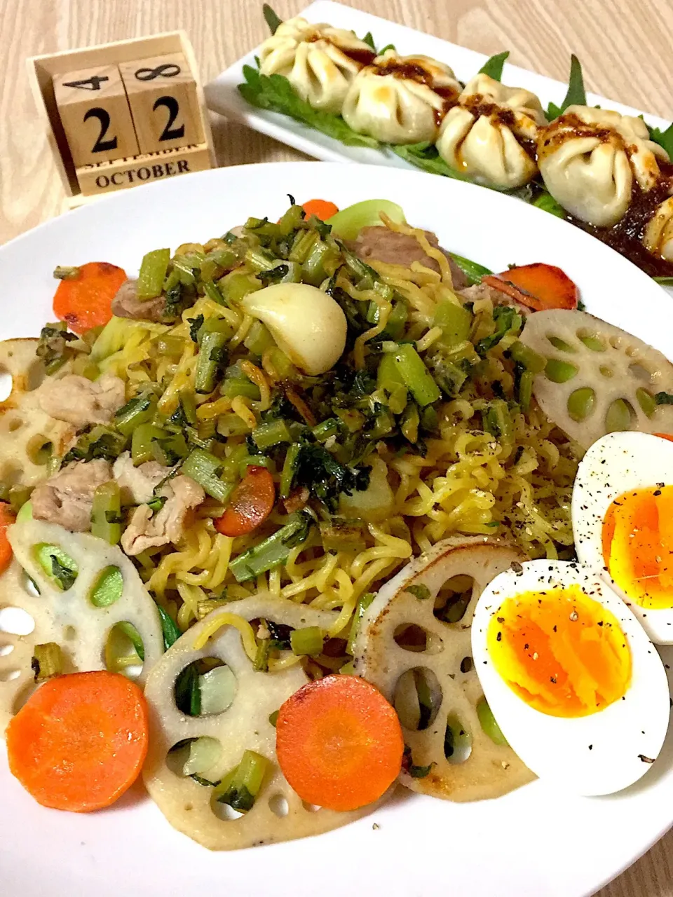 らんち！
#小籠包
#焼きラーメン
#生ちぢれ麺
#160g
#自家製辣油|伍龍やすさん