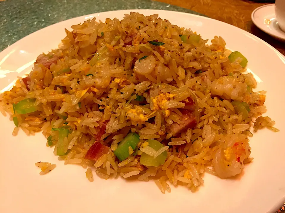 Snapdishの料理写真:Fried rice with shrimps & barbecued pork|Sky Blueさん