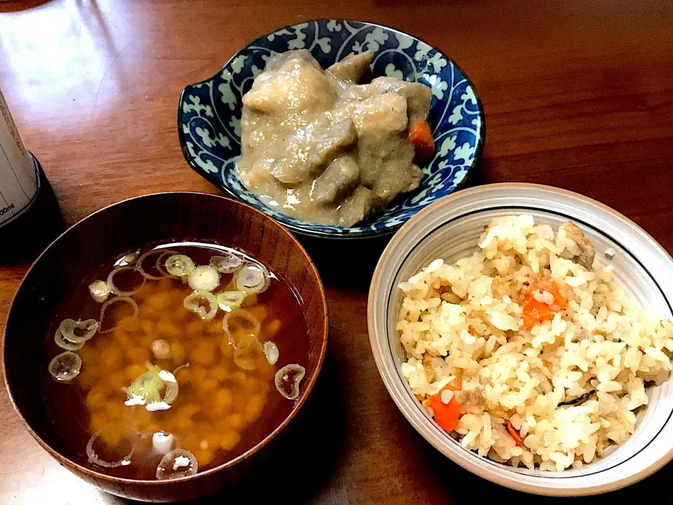 Snapdishの料理写真:筑前煮
炊き込みご飯
納豆汁|かわいさん