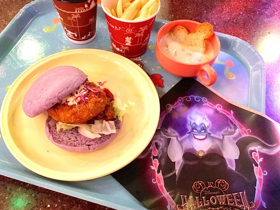 Disney's Halloween 🎃👻🏰💜|leeさん