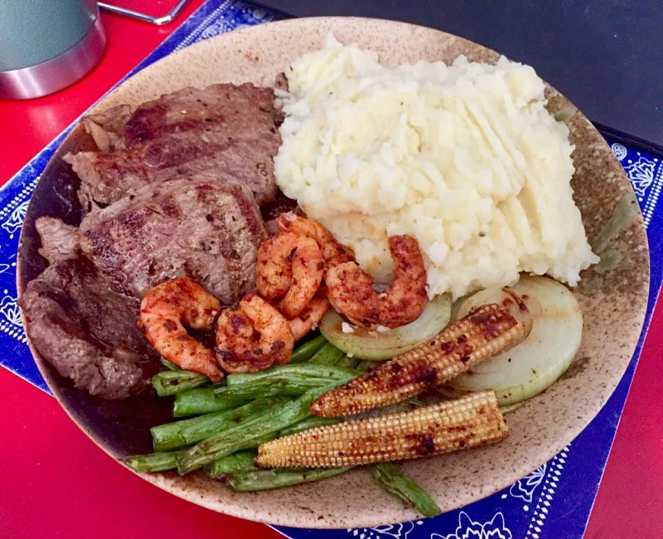 Surf and turf with grilled veggies and mashed potatoes|Emmaさん