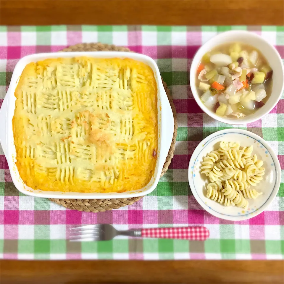 シェパーズパイ・フズィリのジェノベーゼ・野菜と豆のスープ🥔|⑅ まめ子 ⑅さん