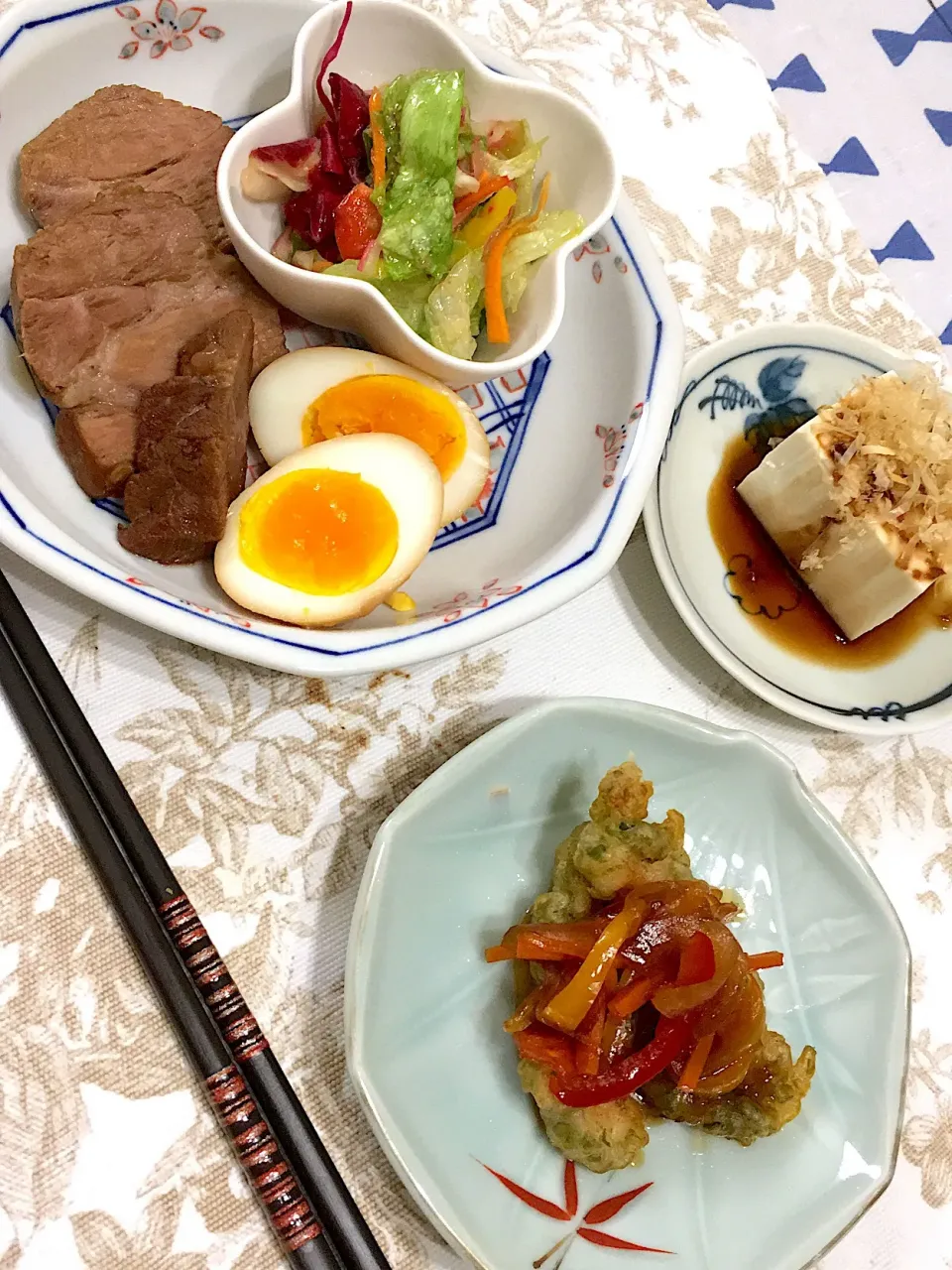 Snapdishの料理写真:焼豚と煮卵
鶏肉の野菜あんかけ|まりさん