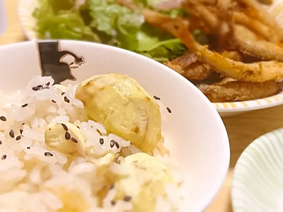 栗ご飯とわかさぎの唐揚げ。|おさかなさん