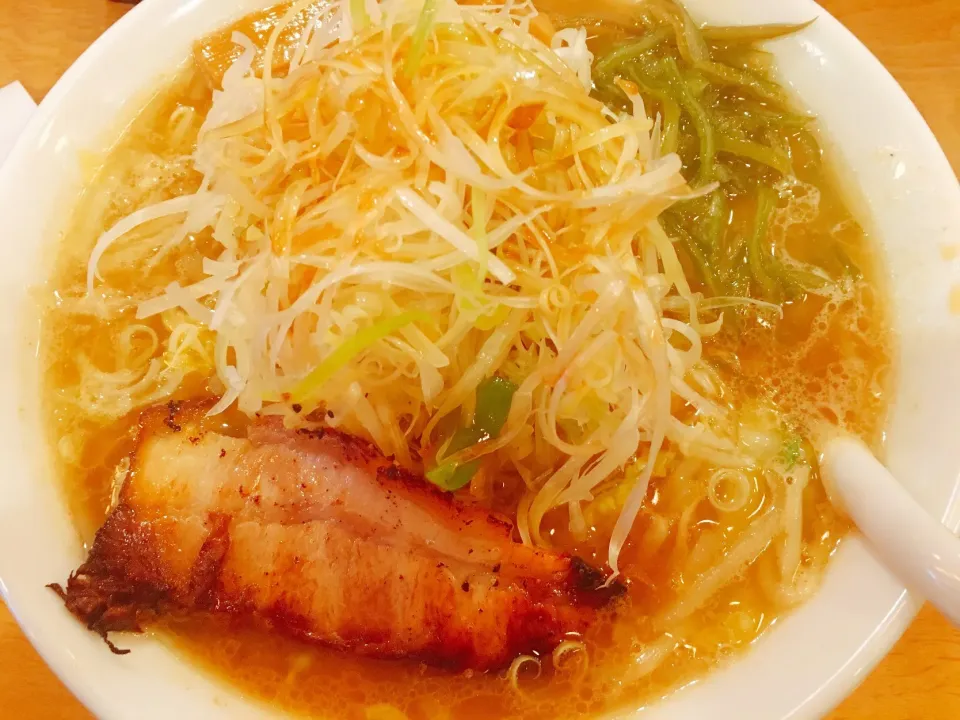 Snapdishの料理写真:ネギ味噌ラーメン|ますおさん