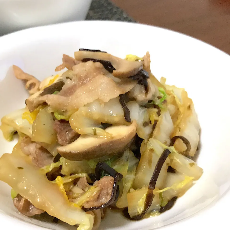 Snapdishの料理写真:白菜豚肉エリンギの塩昆布炒め
#朝ごはん #単身赴任飯|Koichi GOGOさん