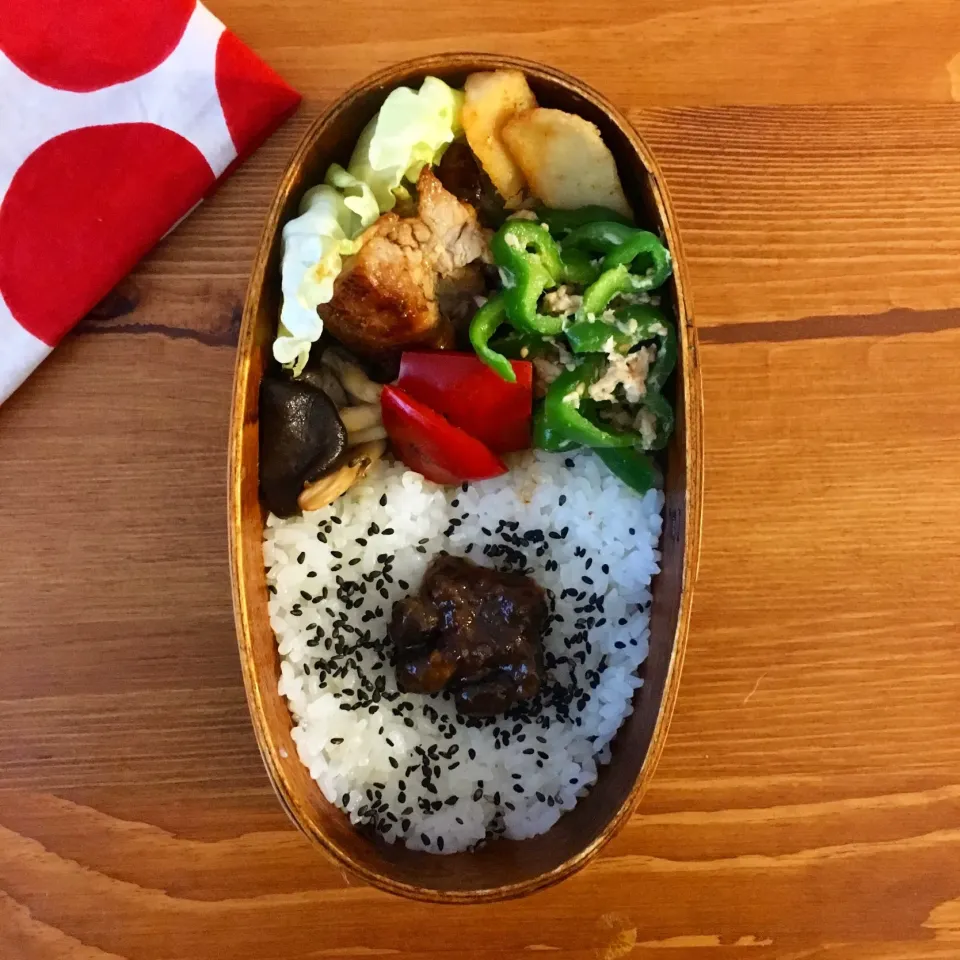 雨の日も風の日も元気弁当😋  #弁当 #お弁当 #お弁当記録 #オベンタグラム #bento #lunch #japan #ワッパ#曲げワッパ #まげわっぱ #わっぱ弁当|りよさん