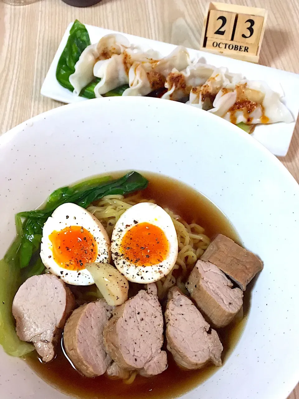 Snapdishの料理写真:らんち！
#ラーメン
#水餃子
#生ちぢれ麺以外
#手作り|伍龍やすさん