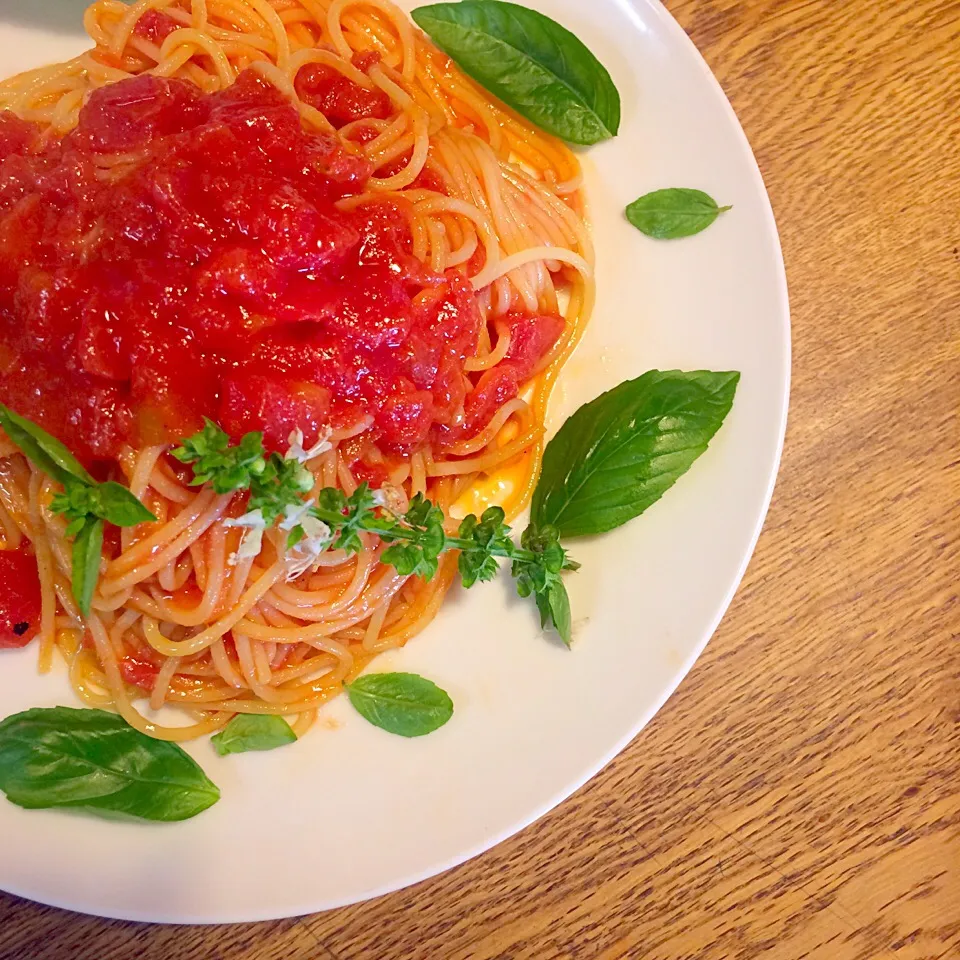 vegan グルテンフリー シュガーフリー
シンプルなトマトソースパスタ🍝|makiko_aさん