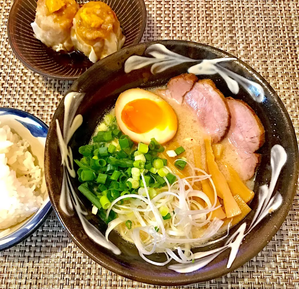 Snapdishの料理写真:自家製焼豚と煮卵のラーメン🍜|saoricocoさん