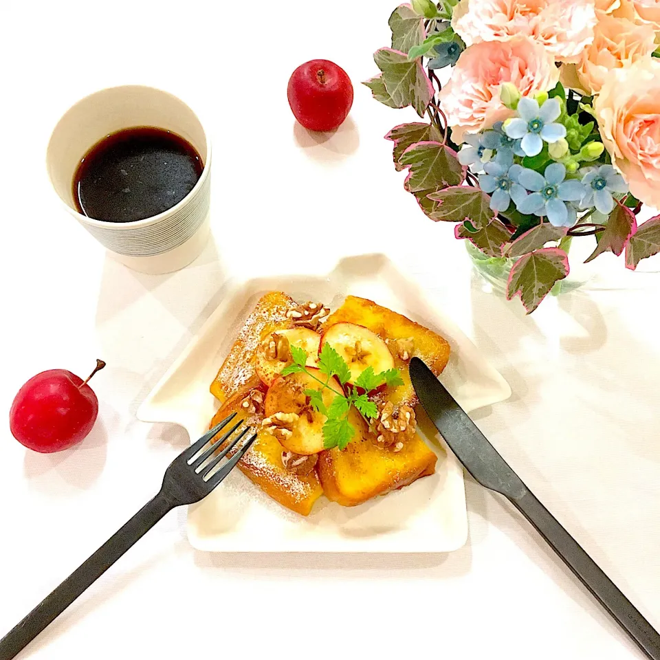 フレンチトーストで朝ごはん🍴 最近は起きるとまだ暗い💦 今日のお仕事はちょっぴり遠くまで行ってきまーす😊|jarinkoさん