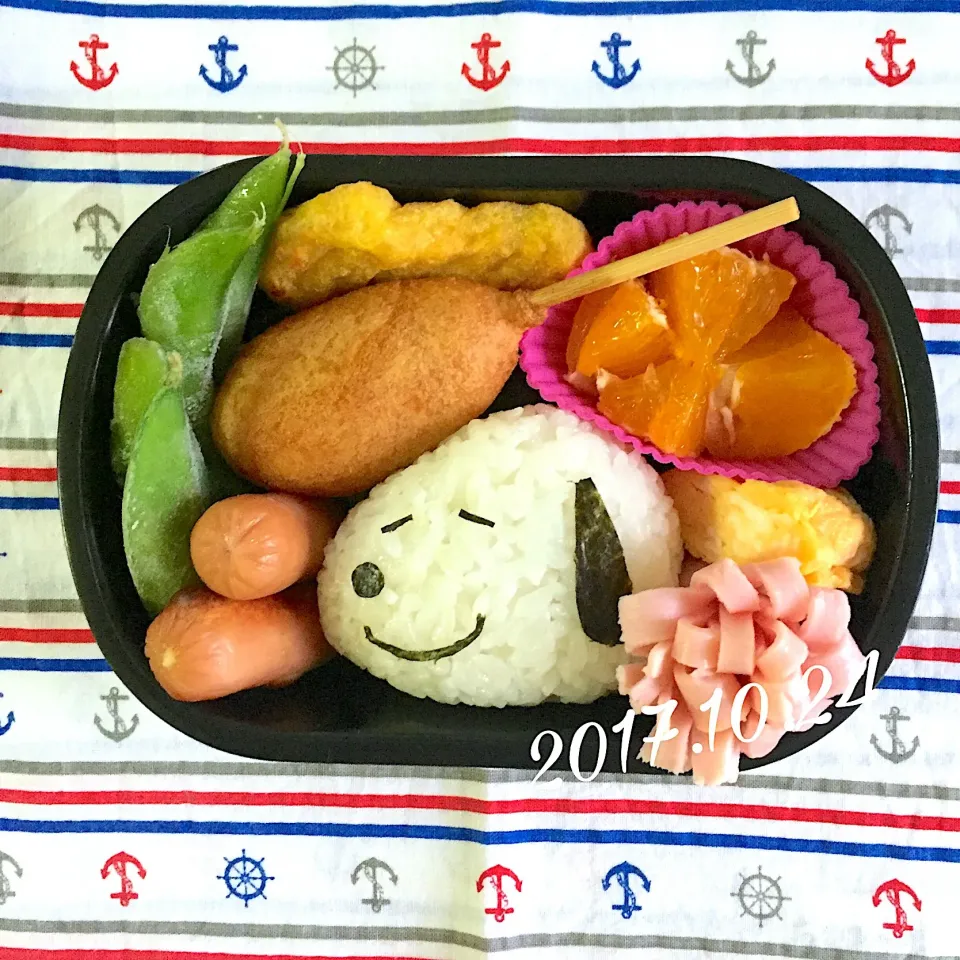 スヌーピー弁当♡

#幼稚園 #年中 #お弁当 #キャラ弁 #スヌーピー|カイサナママさん