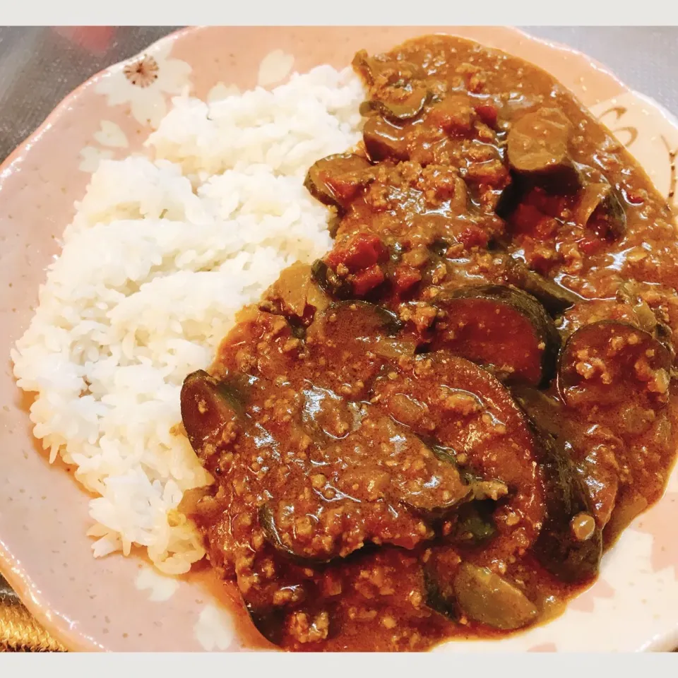 【昼ご飯】
ナスとひき肉のカレー|たろさんさん