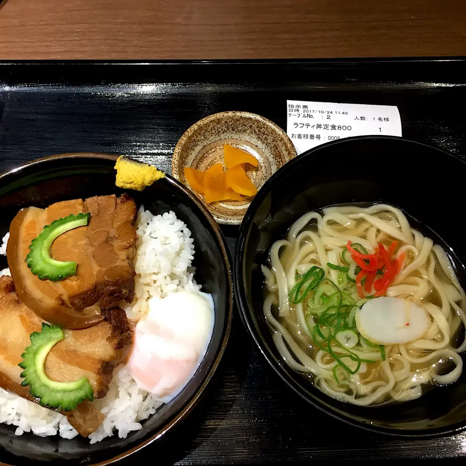 Snapdishの料理写真:ラフティ丼&ミニ沖縄そばセット
築地 やきとん竹富屋  800|Noriyuki Saitoさん