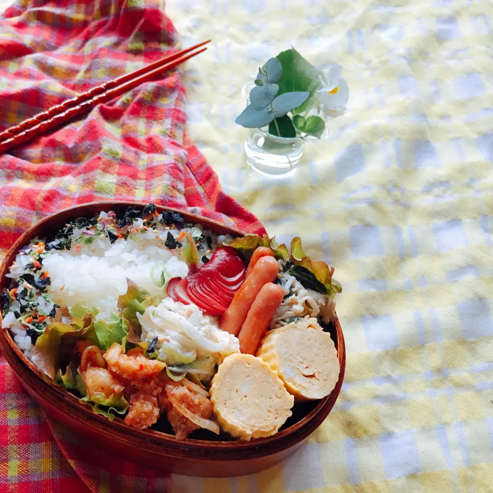 今日の#お弁当 は
昨日の#残り物 と#常備菜
を詰めただけ😂
#唐揚げ は唐ぽんキムチ風味に
リメイク🎶|MISAKI♪さん