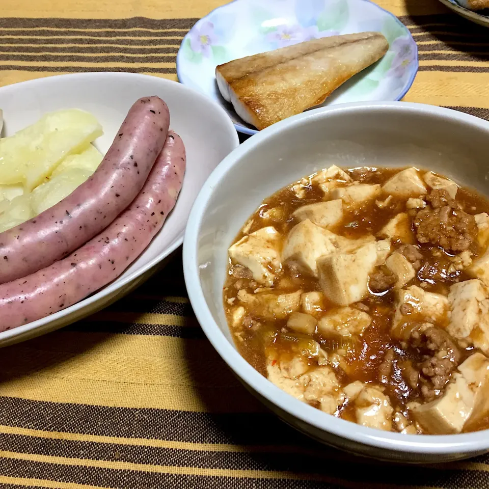 Snapdishの料理写真:麻婆豆腐・茹でソー・塩鯖|Yuko Kisoさん