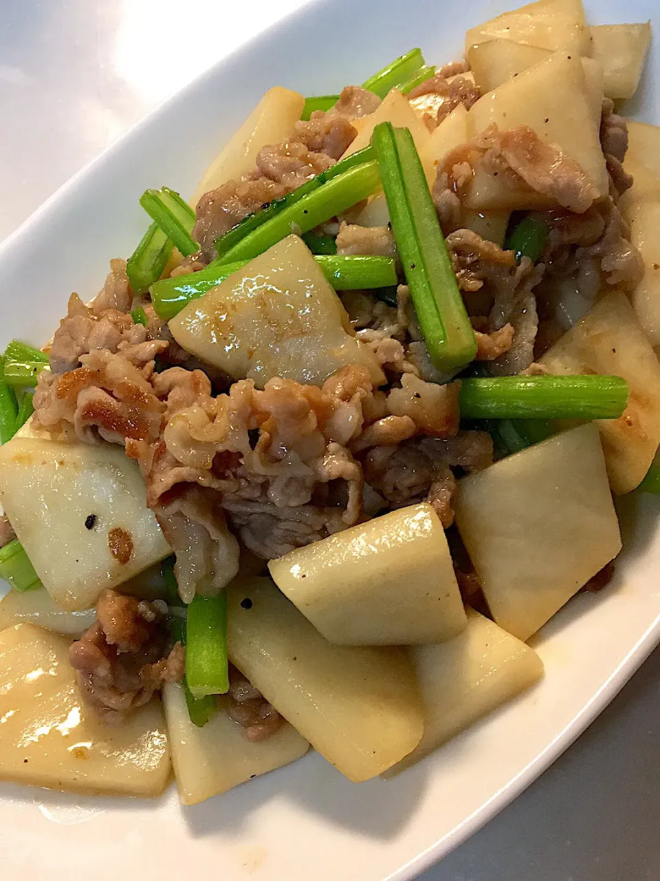 かぶと豚肉の炒め物♡
ごま油風味で|ゆうこさん