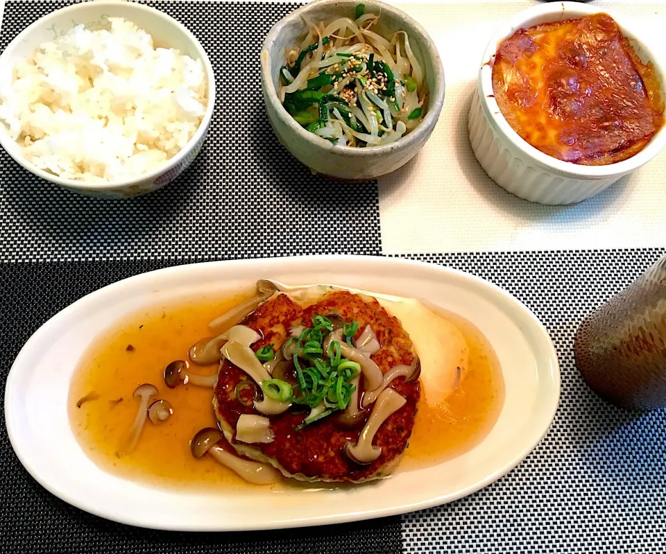 豆腐ハンバーグの餡掛け、豆腐のトロトロ焼き、もやしとニラのお浸し|りんこさん