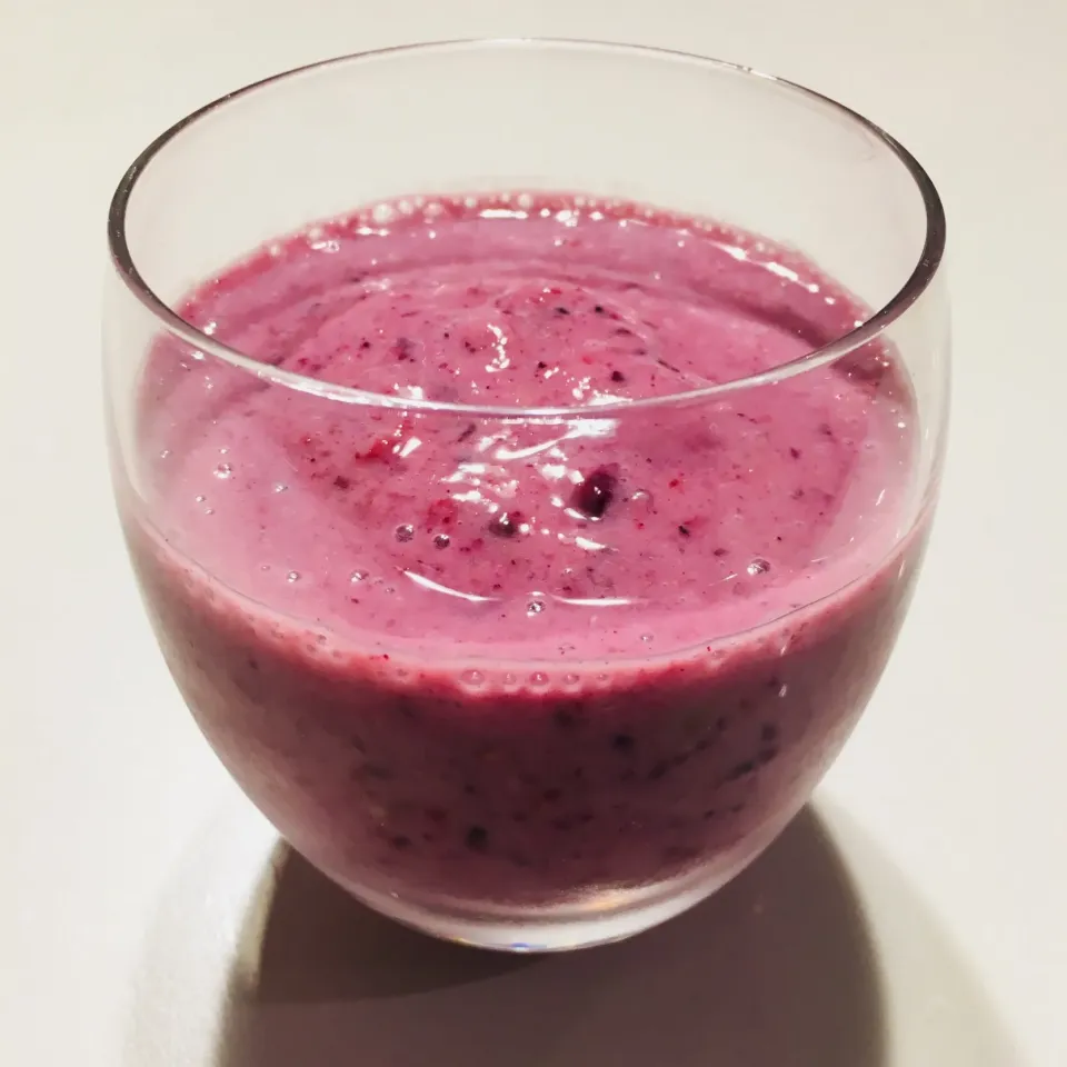 Snapdishの料理写真:#デザート
#peach&banana&very berry&yogurt smoothie|tuyet716さん