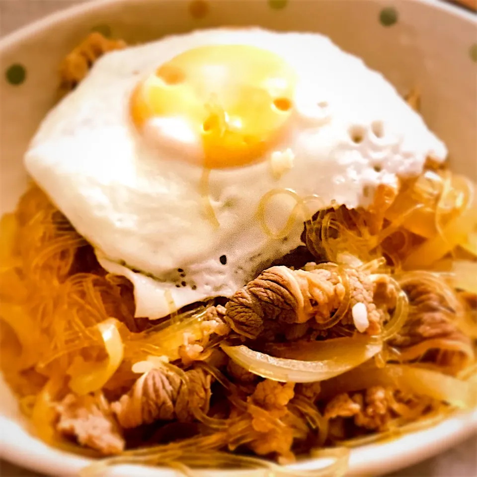 牛丼目玉焼きのっけ仕立て|eritypさん