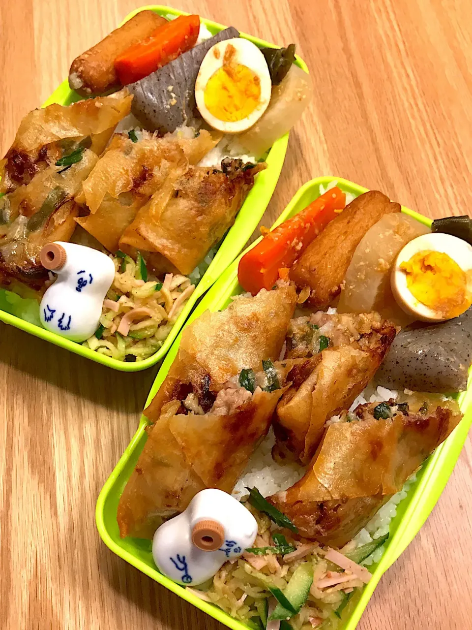 2017.10.25 中2＆高2男子 おでん 春巻き弁当〜(´>∀<｀)ゝ
#お弁当 #中2弁当 #高2弁当 #おでん|mari-pさん