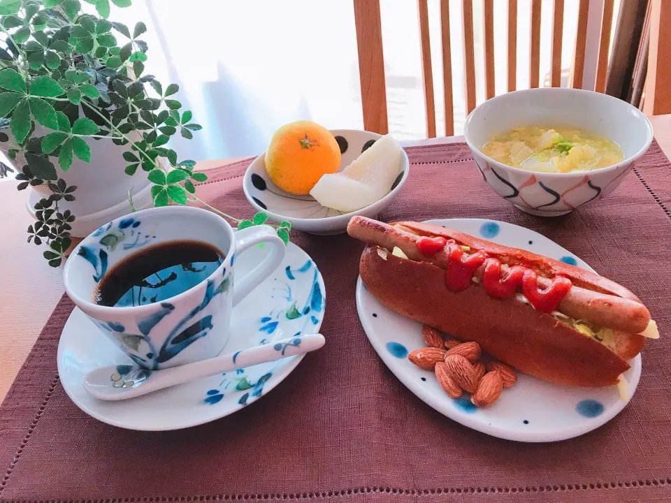 Snapdishの料理写真:10/25♡ホットドッグ🌭朝食🍀
#ホットドッグ|えいぽんさん