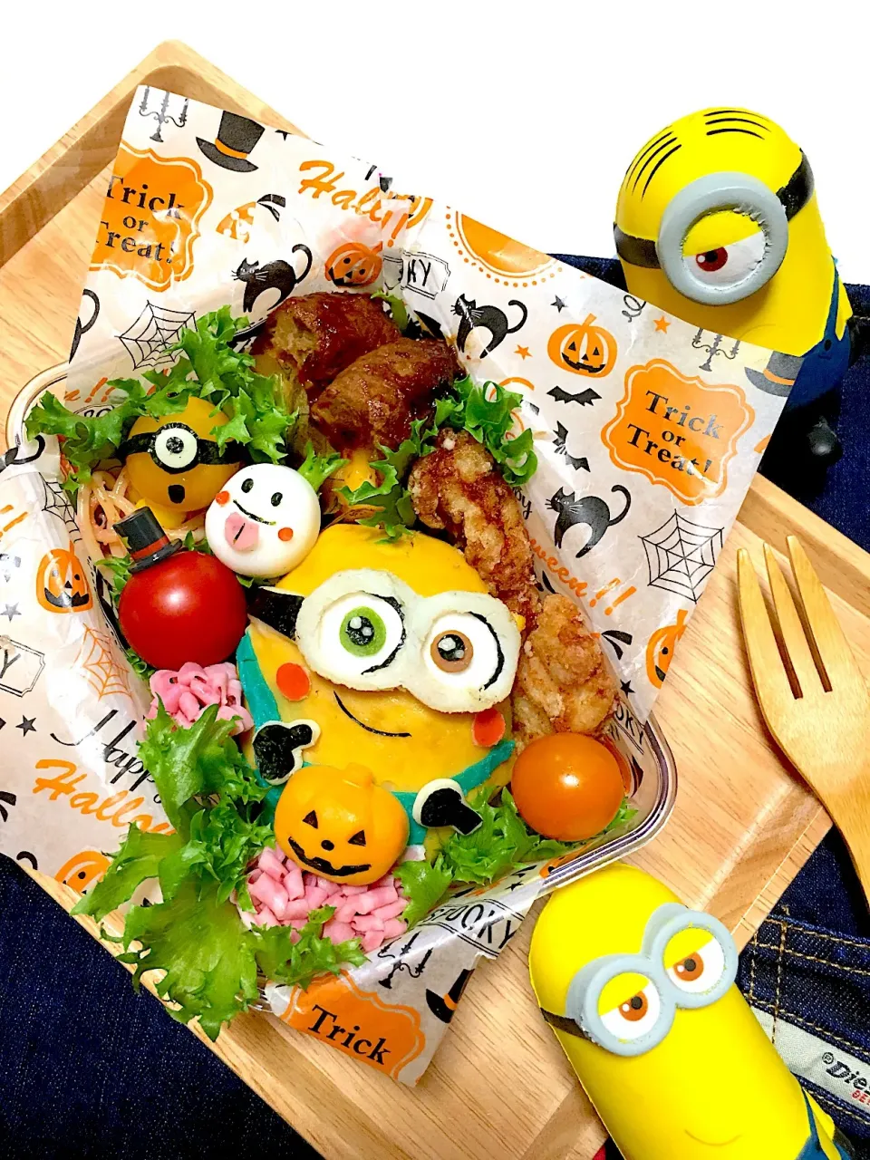 ミニオンのオムライス(๑>◡<๑)
#キャラ弁 #オムライス #ミニオン#ボブ#ハロウィン#小学生|CHIIAKIさん