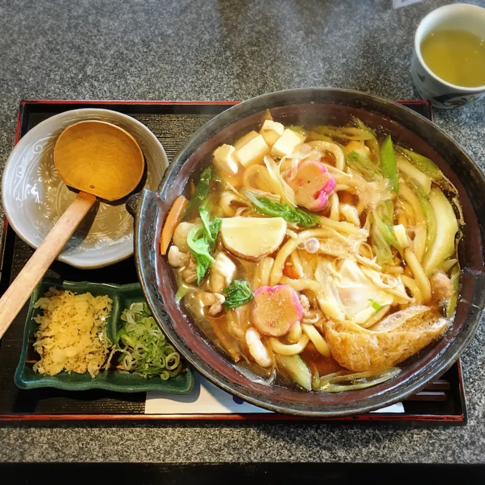 Snapdishの料理写真:しょうゆ煮込みうどん|美也子さん