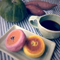 Snapdishの料理写真:さつまいものクリームパンとかぼちゃのクリームパン♫