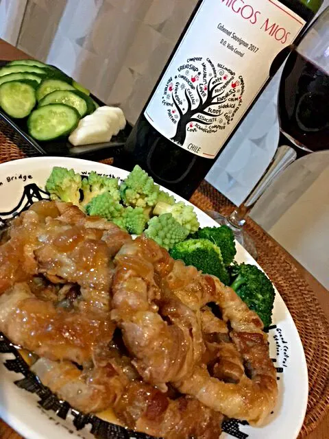 玉ねぎ豚肉巻き煮😋🍷✨🎶|アイさん