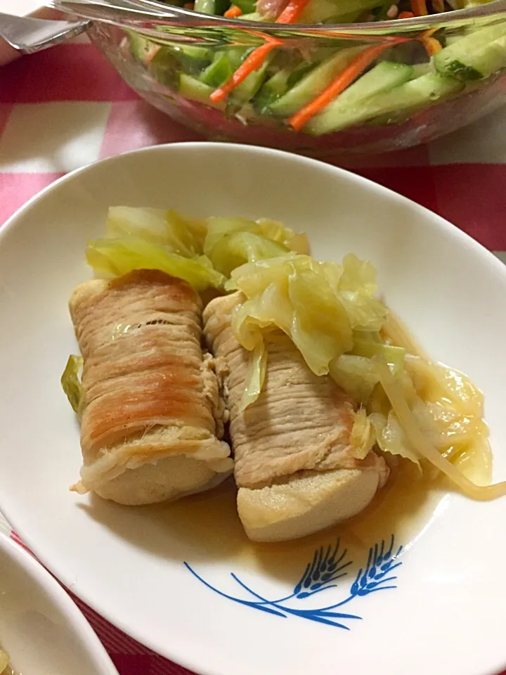 Snapdishの料理写真:思いつき節約料理。凍み豆腐を豚肉で巻いて焼いてから煮てみた。味付けは和風だしと酒と醤油と生姜とかくし味にオイスターソース。|hanakoさん