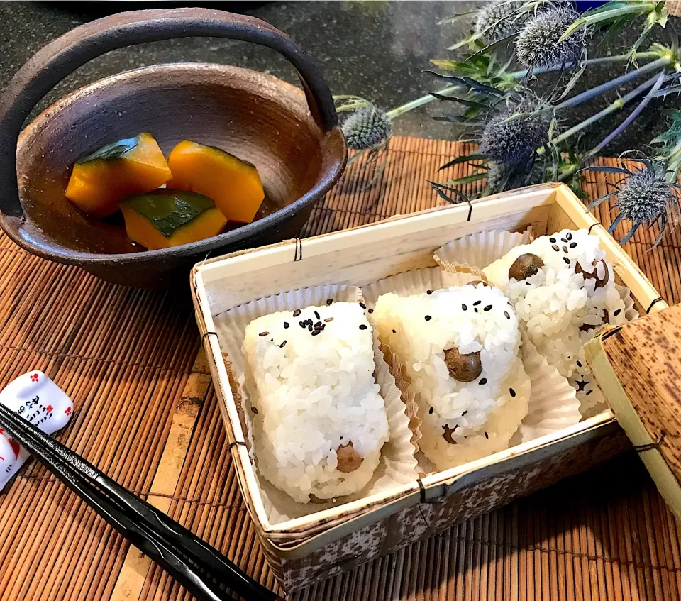 むかごおにぎりとかぼちゃの煮物🍙🎃|シュトママさん