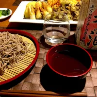 沢の鶴 『米だけの酒』をいただきました  美味しいお酒と一緒にいただきたかったのが 新そば。天ぷらは有りもの食材でしたが我が家で天ぷらをするときにはマストのじゃがいもももれなく参加。ゆっくりとまったりと一杯やりながらいい週末の晩御飯でした。  お酒はすっきり飲みやすいお味でした。|よっしーさん