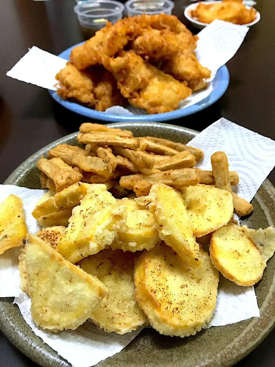 Snapdishの料理写真:芋掘り遠足のさつまいもで🍠 さつまいもの天ぷら♡ ごぼうの唐揚げ♡ とり天♡|yumikoさん