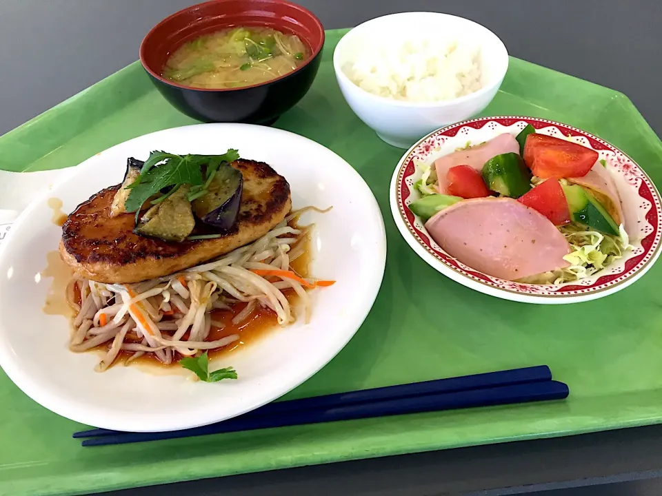 軟骨入りつくねハンバーグ、ハムサラダ|Tadahiko Watanabeさん