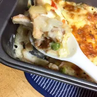 Snapdishの料理写真:パン耳グラタン|kanamumamaさん