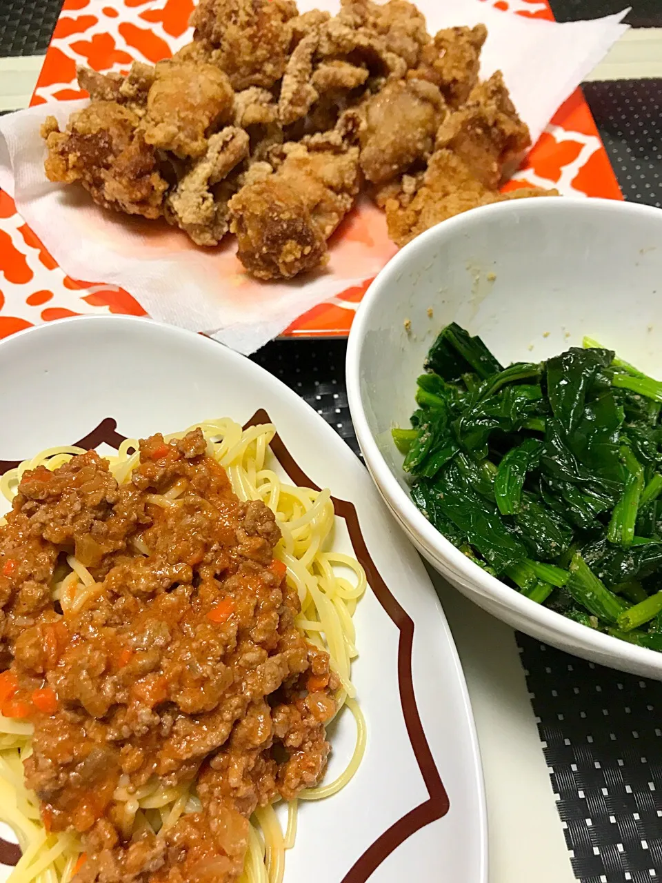 唐揚げ☆手作りミートソースパスタ☆ほうれん草の胡麻和え|MEGUMIさん